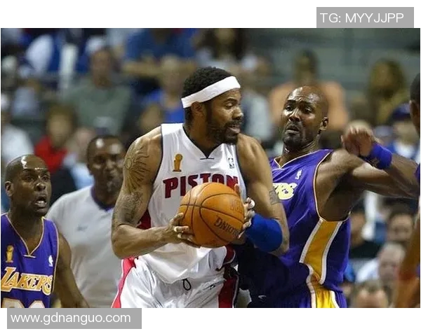 04年湖人对决活塞的经典对抗赛回顾与分析